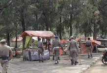 Satpol PP Padang Akan Eksekusi Lapak PKL di Pantai Air Manis