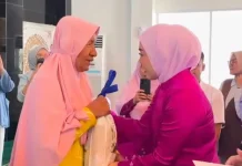 BKOW Sumbar Salurkan Ratusan Bantuan Paket Sembako