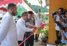 Gubernur Sumbar Bersama Ketum KADIN Resmikan 10 Unit Huntap untuk Korban Banjir