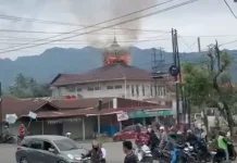 Masjid Raya Ahlussunnah Kuranji Padang Terbakar