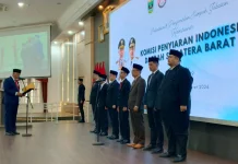 Gubernur Mahyeldi Melantik Komisioner KPID Sumbar 2026-2029