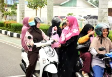 GOW Kabupaten Agam Berbagi Takjil dan Paket Lebaran