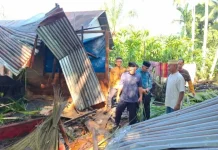 Penuh Empati, Bupati Pasbar Yulianto Kunjungi Rumah Duka Korban Pohon Tumbang