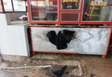 Gerobak Bakso Terbakar di Koto Tangah Padang