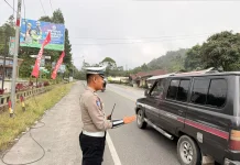 Arus Kendaraan Padati Lalu Lintas Padang-Solok