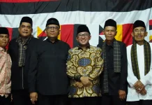 Doa Bersama Menaiki Rumah Gadang Wamenaker RI