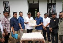 Bupati Solok Serahkan 6 Unit Huntap Korban Bencana di Nagari Selayo