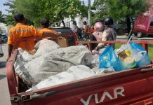 Pascalebaran Volume Sampah Pantai Padang Melonjak