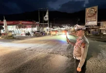 Satlantas Polres Solok Berlakukan One Way Cegah Kemacetan saat Arus Balik Lebaran