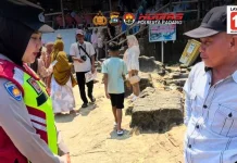 Pengamanan Ketat Polresta Padang di Pantai Air Manis