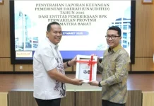 Wali Kota Yota Balad Serahkan LKPD Kota Pariaman TA 2025