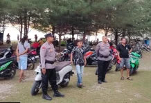 Polisi Kawal Ketat Lomba Sampan Meriahkan Lebaran di Pessel