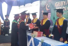 MTsN 6 Padang Wisuda Tahfiz Al Quran