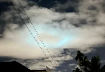 Fenomena Awan Berwarna Malam Hari