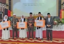 Ratusan Siswa MTsN 1 Pesisir Selatan Ikuti Wisuda Tahfiz