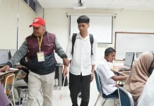 Layanan Inklusif UNP Buka Jalan Peserta Disabilitas Netra Ikuti UTBK