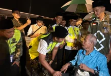 Wagub Sumbar Titip Doa Pemulihan Daerah saat Lepas Kloter Perdana Haji