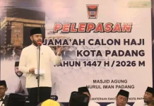 Wako Fadly Amran Lepas 386 Calon Jemaah Haji Kloter 1 Kota Padang