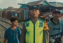 Polsek Lubuk Begalung Padang Amankan Perlintasan Rawan Kecelakaan Kereta Api