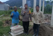 Ketulusan Aipda Dian Wihendro Merajut Asa di Mushala Al Amin