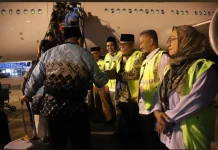 Bupati Pasbar Kawal Jamaah Haji Bertolak ke Tanah Suci