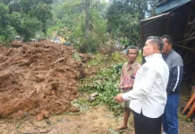Respons Cepat, Bupati Benni Warlis Tinjau Longsor di Jorong Gantiang Baruah