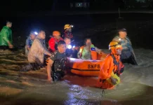Tim SAR Gabungan Selamatkan Lima Warga Terjebak Banjir di Tanah Datar