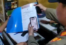 Diduga Ada Izin Bermasalah, Satpol PP Lakukan Penertiban di Atom Center