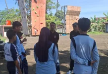 Pelajar Bersaing di Cabor Panjat Tebing dan Senam O2SN Kota Padang