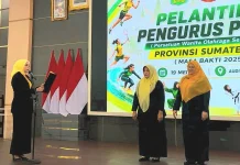 Gusmalini Dilantik Bersama Pengurus Perwosi Sumbar