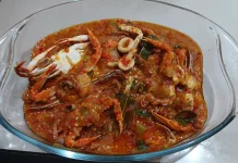 Kepiting Saus Padang, Hidangan Seafood Pedas Gurih Favorit Banyak Orang