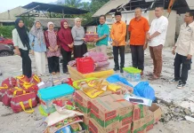 Dinas Sosial Pasaman Barat Salurkan Bantuan pada Warga Terdampak Kebakaran