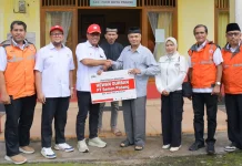 PT Semen Padang Salurkan 36 Sapi Kurban ke Masyarakat Sekitar