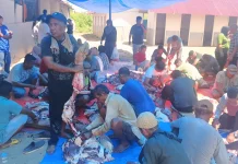 Warga Huntara Padang Dapat Sapi Kurban