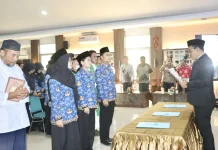Rinto Wardana Lantik Puluhan Pejabat dan Kepala Sekolah di Mentawai