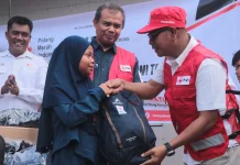 PMI Sumbar Salurkan 1.500 Paket School Kit untuk Anak Terdampak Bencana