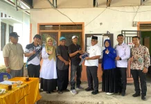 Bupati Yulianto Dampingi Penyerahan Ambulans untuk Warga Timbo Abu Kajai