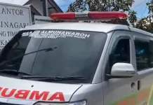 Dermawan Tongar Berikan Ambulans Dana Pribadi pada Warga Pasaman Barat