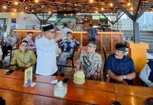 Pulang Kampung ke Sumbar, Sekjen Kemenlu Puji Perkembangan Wisata Pesisir Selatan
