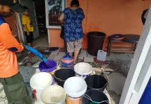 BPBD Distribusikan Air Bersih 15 Ribu Liter Setiap Hari Bagi Warga di Kota Padang
