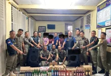 Satpol PP Pesisir Selatan Amankan Puluhan Botol Minuman Beralkohol