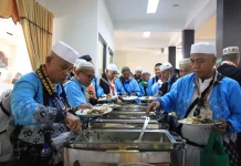 Wali Kota Solok Jamu Jemaah Haji Kloter 09 dengan Masakan Minang di Asrama Haji