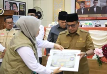 Wabup Pesisir Selatan Ajak Jemaah Haji Menjadi Suri Teladan di Masyarakat