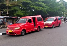 Angkot Masih Jadi Andalan Warga Padang di Tengah Gempuran Transportasi Online