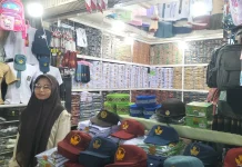 Libur Sekolah Tiba, Penjualan Seragam Belum Terlihat di Pasar Raya Padang