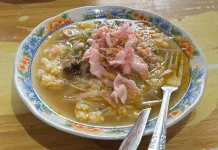 Kuliner Soto Padang dengan Kuah Kaldu Bening