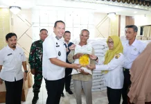 KPM di Kecamatan Pariaman Selatan Terima Bantuan Pangan