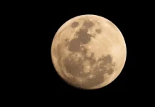 Tips Praktis Memotret Bulan Purnama dengan Smartphone