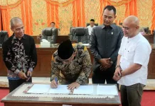 DPRD Sahkan APBD 2025, Bupati Pasbar Pacu Belanja dan PAD