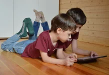 Cara Jitu Membatasi Anak Main Gadget Selama Liburan